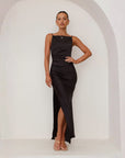Isabella | Halterneck-Kleid mit Rückenausschnitt und Seitenschlitz