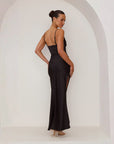 Isabella | Halterneck-Kleid mit Rückenausschnitt und Seitenschlitz