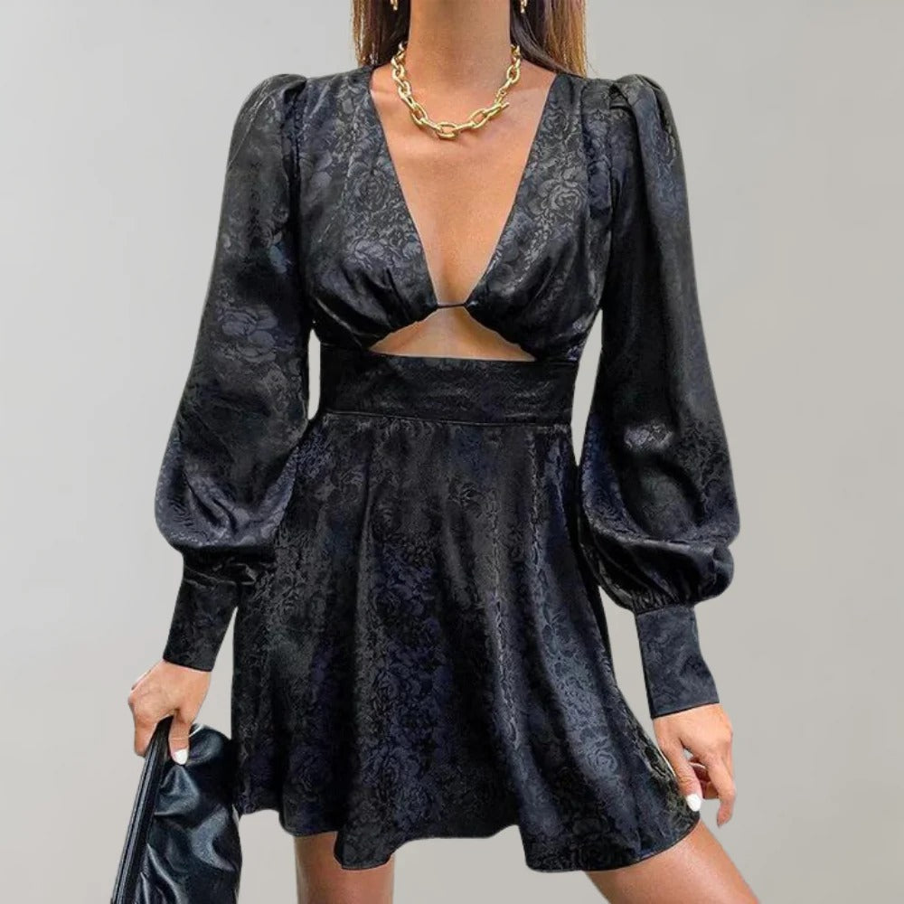 Quirina | Fließendes Damen-Midikleid mit kurzen Ärmeln und Falten vorn