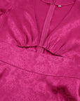 Quirina | Fließendes Damen-Midikleid mit kurzen Ärmeln und Falten vorn