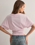 Elena | Trendiges Icon-Tee mit Schmetterlingsärmeln