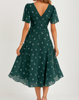 Fiorella | Feminines Midikleid mit Blumenmuster & Schmetterlingsärmeln