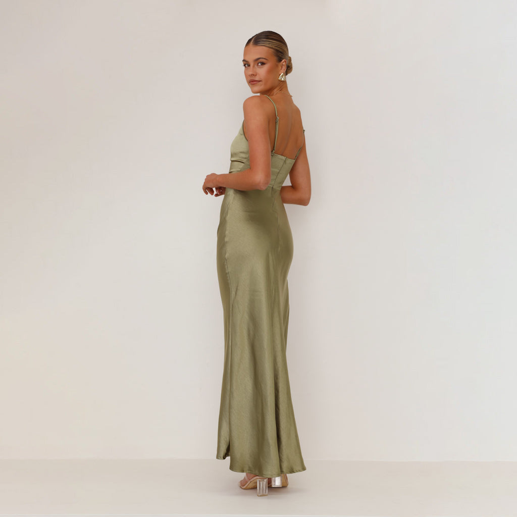 Isabella | Halterneck-Kleid mit Rückenausschnitt und Seitenschlitz