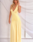 Lucinda | Figurbetontes Neckholder-Maxikleid mit Raffung