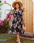 Florinda | Plus Size Midikleid mit V-Ausschnitt & Blumenmuster