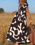 Serena | Kleid mit V-Ausschnitt und modernem Print