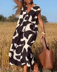 Serena | Kleid mit V-Ausschnitt und modernem Print