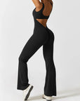 Marvella | Damen-Jumpsuit mit weitem Bein und V-Rücken