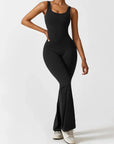 Marvella | Damen-Jumpsuit mit weitem Bein und V-Rücken