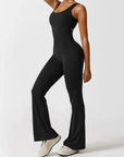 Marvella | Damen-Jumpsuit mit weitem Bein und V-Rücken