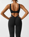 Marvella | Damen-Jumpsuit mit weitem Bein und V-Rücken