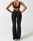 Marvella | Damen-Jumpsuit mit weitem Bein und V-Rücken