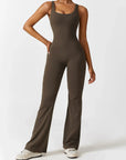 Marvella | Damen-Jumpsuit mit weitem Bein und V-Rücken