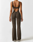 Marvella | Damen-Jumpsuit mit weitem Bein und V-Rücken