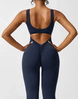 Marvella | Damen-Jumpsuit mit weitem Bein und V-Rücken