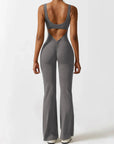 Marvella | Damen-Jumpsuit mit weitem Bein und V-Rücken