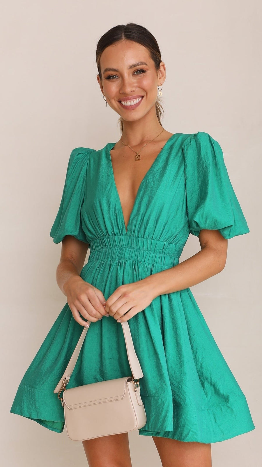 Elke | Ausgestelltes Damen-Midikleid mit kurzen Volantärmeln
