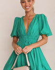 Elke | Ausgestelltes Damen-Midikleid mit kurzen Volantärmeln
